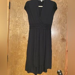 Max studio black mid length small dress. Ruched accents. V-neck.